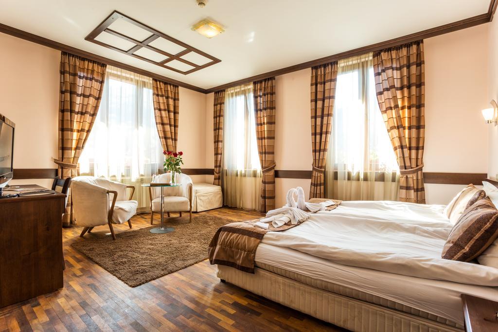 Family Hotel Teteven Exteriér fotografie