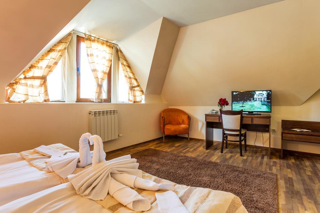Family Hotel Teteven Exteriér fotografie